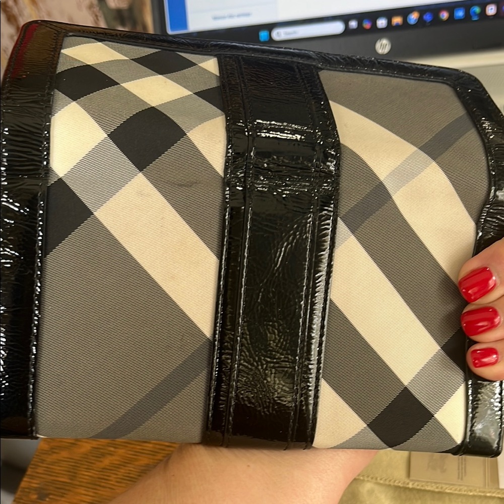 Burberry Black and Gray Plaid Card Holder - Picture 5 of 8